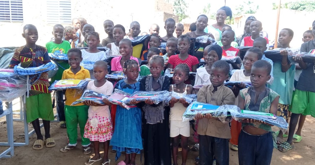 CHAQUE JOUR, GRÂCE À VOUS, DES ENFANTS PRENNENT LE CHEMIN DE L’ÉCOLE 📚